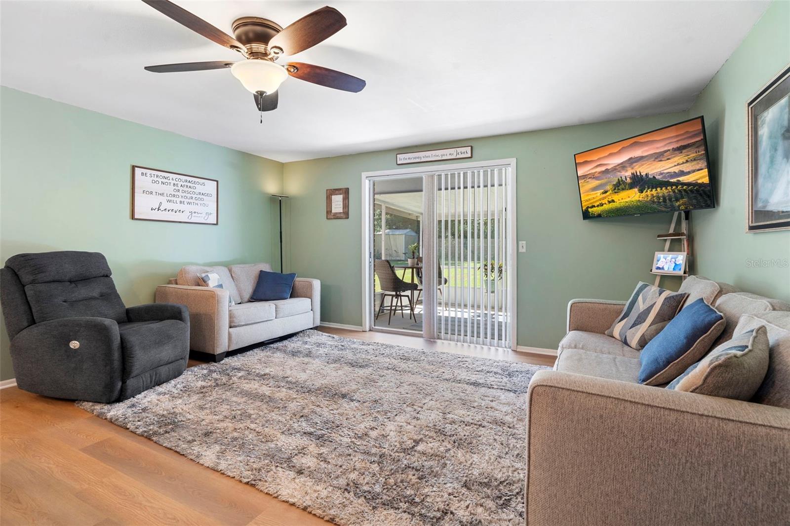 Image 9 of 42 For 270 Holly Drive