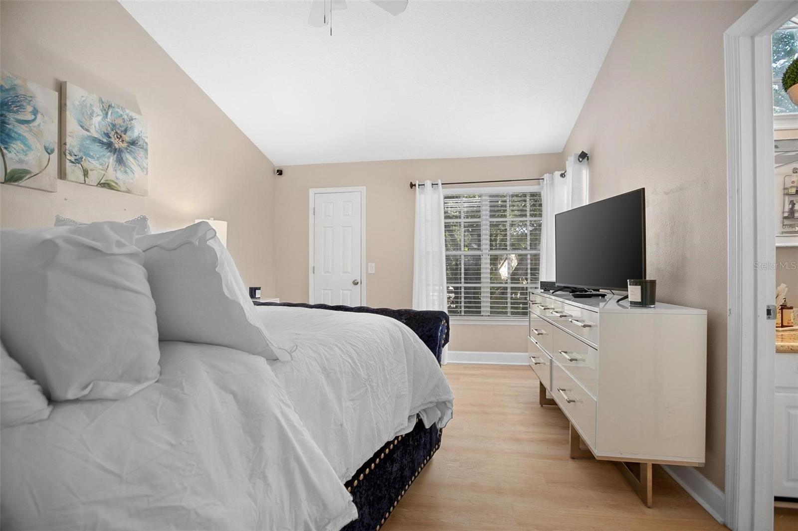 Image 20 of 39 For 1570 Farrindon Circle