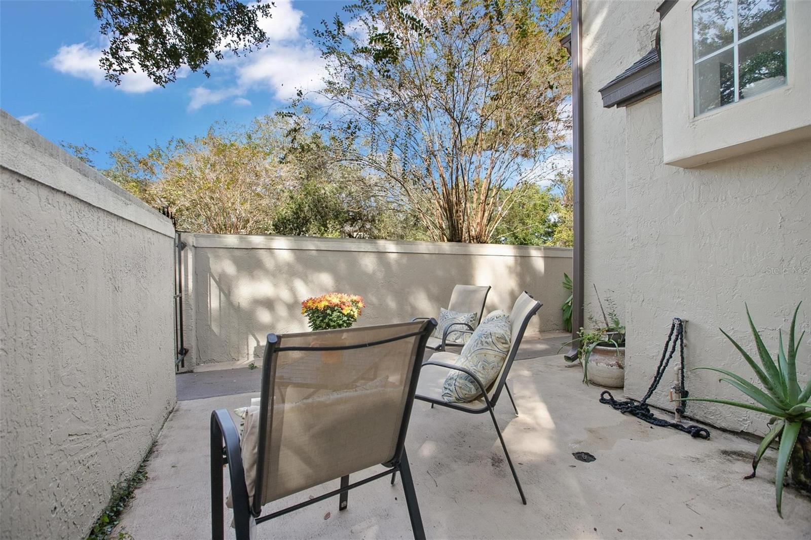 Image 6 of 39 For 1570 Farrindon Circle