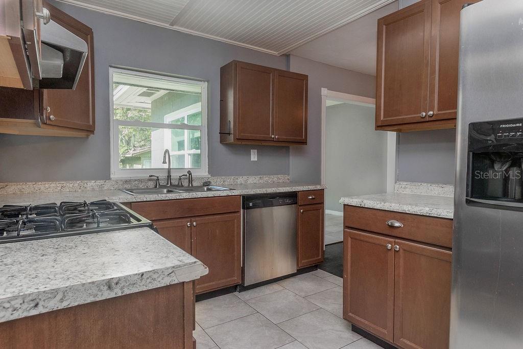 Image 10 of 17 For 1404 Garfield Avenue