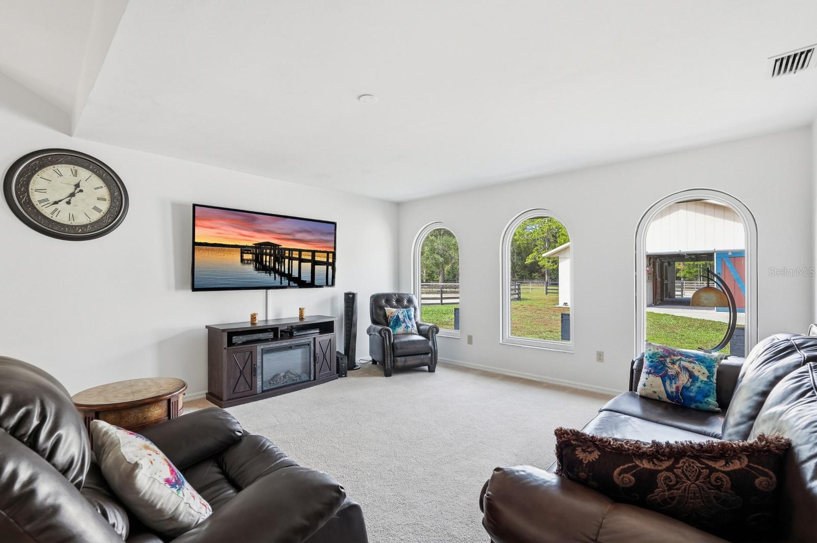 Image 14 of 75 For 460 Spring Forest Drive