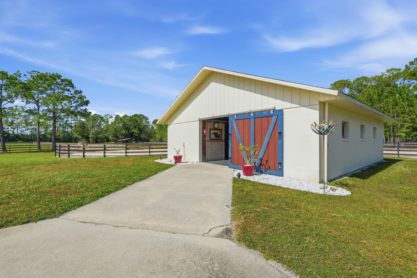 Image 35 of 75 For 460 Spring Forest Drive