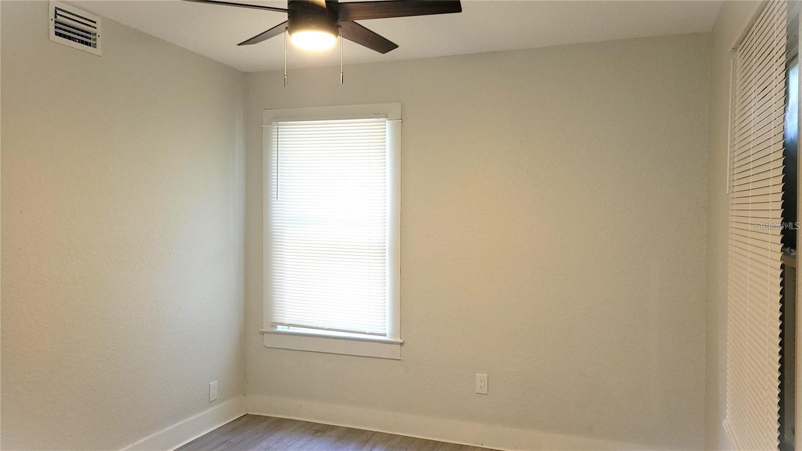 Image 10 of 14 For 139 Stone St