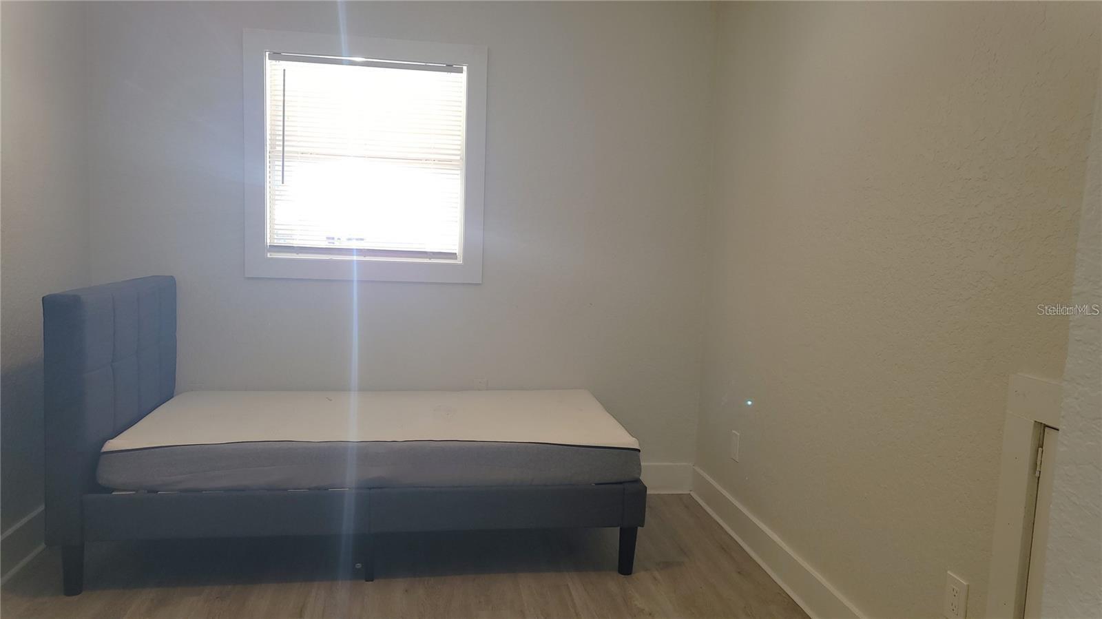 Image 14 of 14 For 139 Stone St