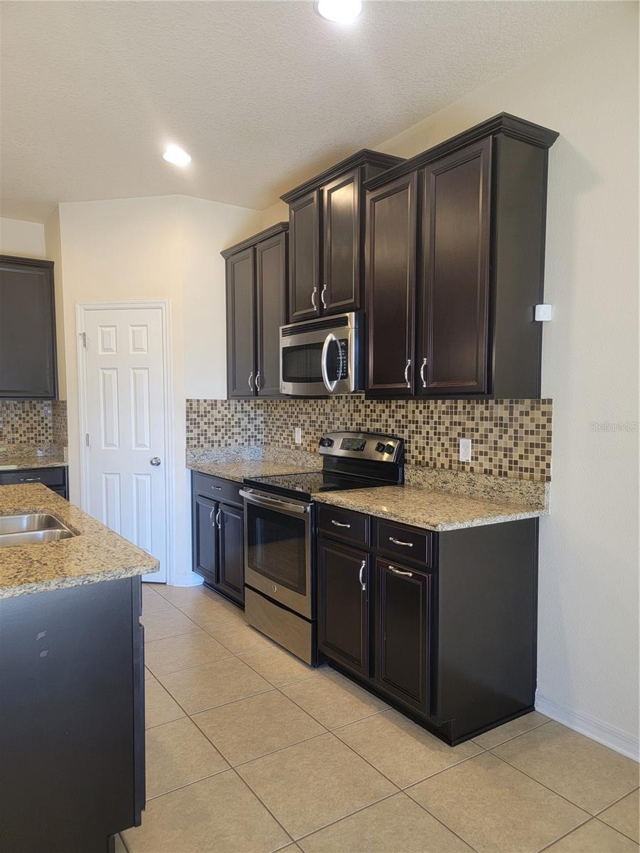 Image 58 of 83 For 2527 Tanner Terrace