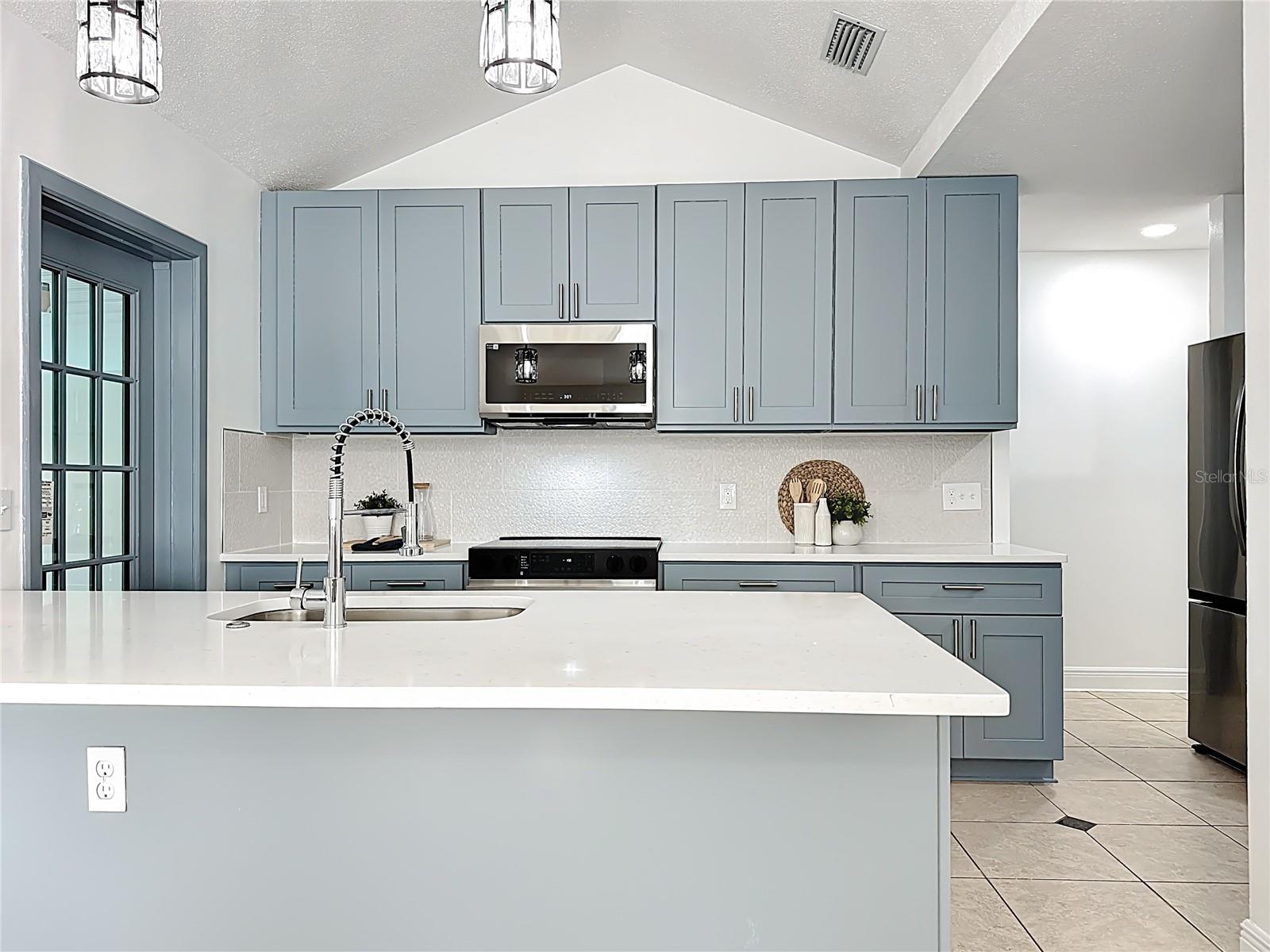 Image 7 of 79 For 506 Oakland Ter