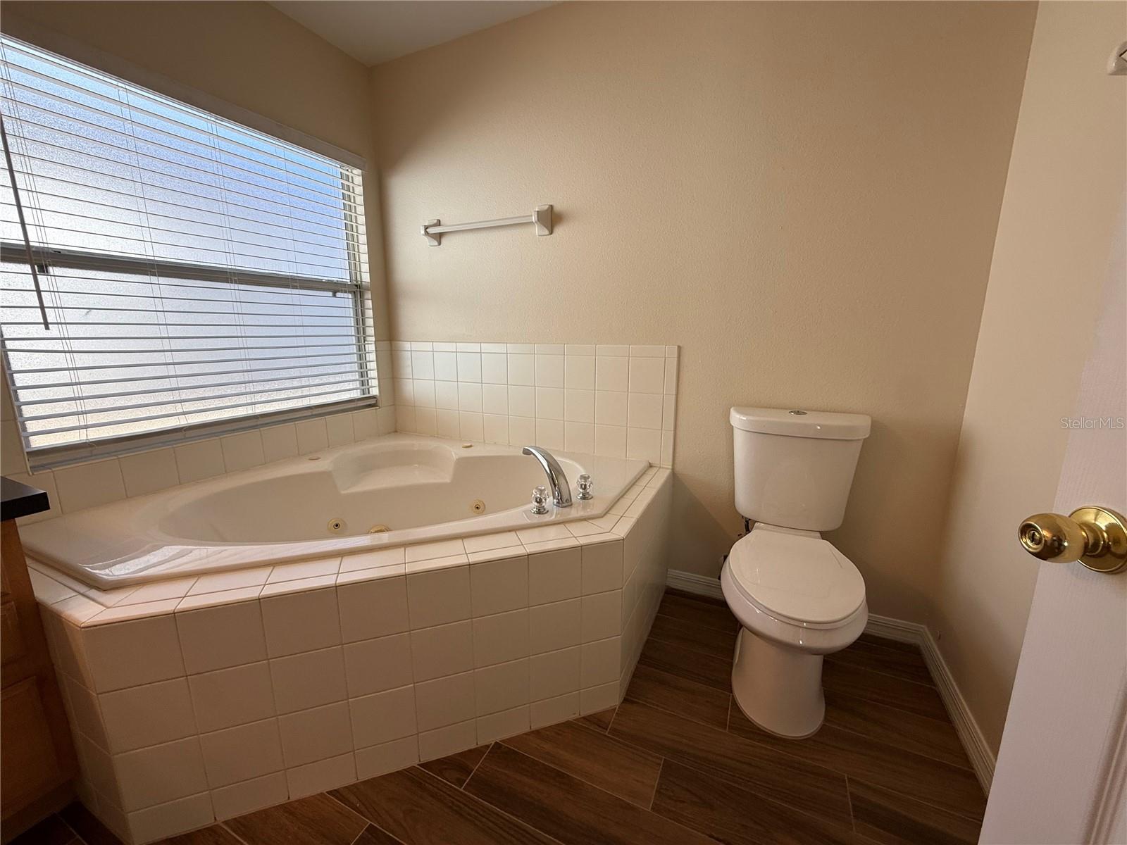 Image 23 of 33 For 517 Swan Range Road