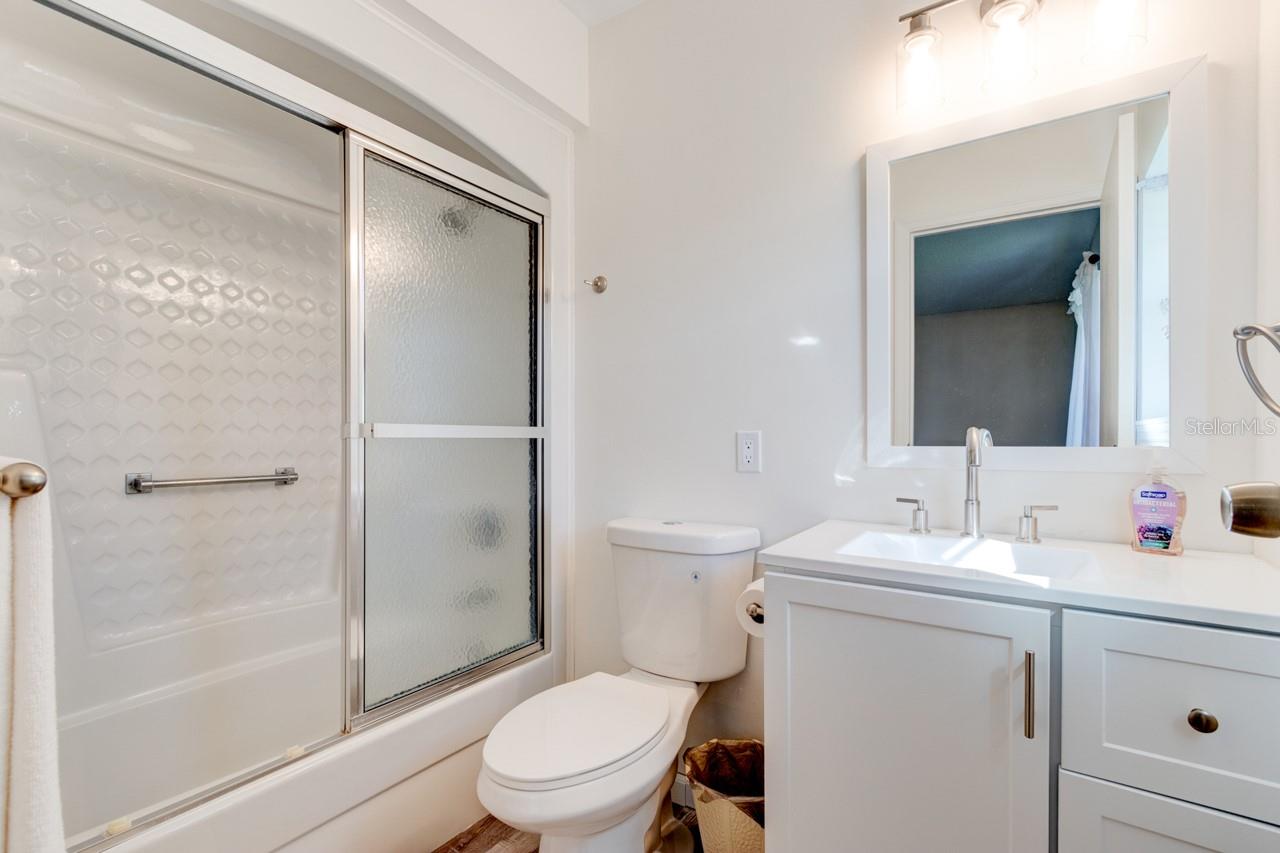 Image 20 of 21 For 9 Par Drive 