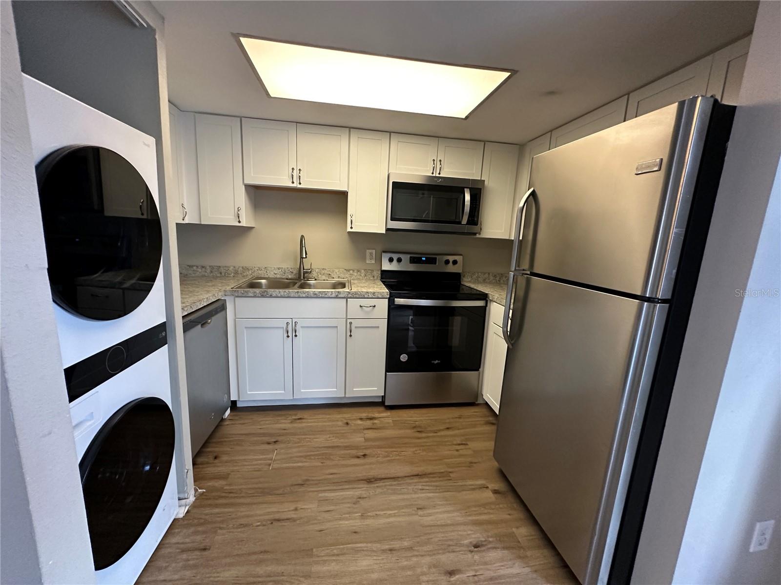 Image 8 of 20 For 6060 Village Circle Ge