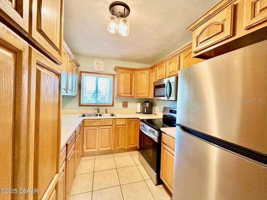 Image 12 of 28 For 2711 Halifax Avenue 382