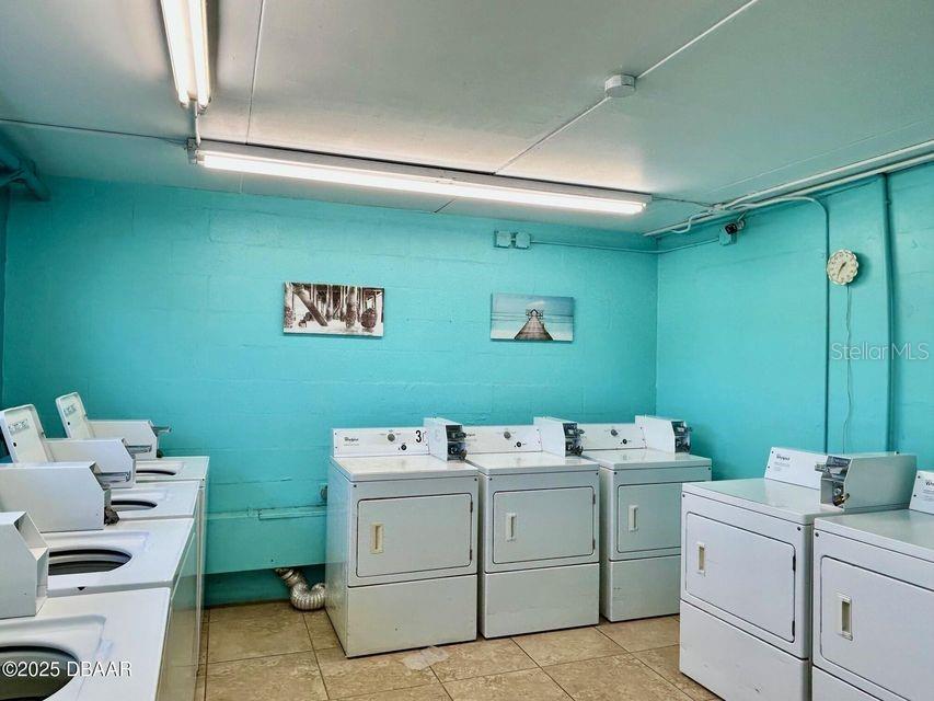 Image 18 of 28 For 2711 Halifax Avenue 382