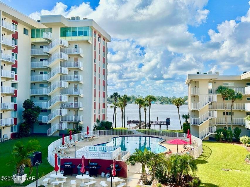 Image 3 of 28 For 2711 Halifax Avenue 382