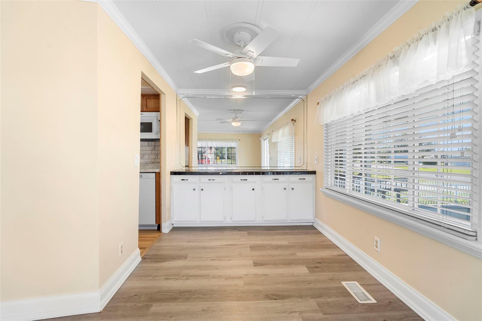 Image 6 of 31 For 105 Florence Boulevard