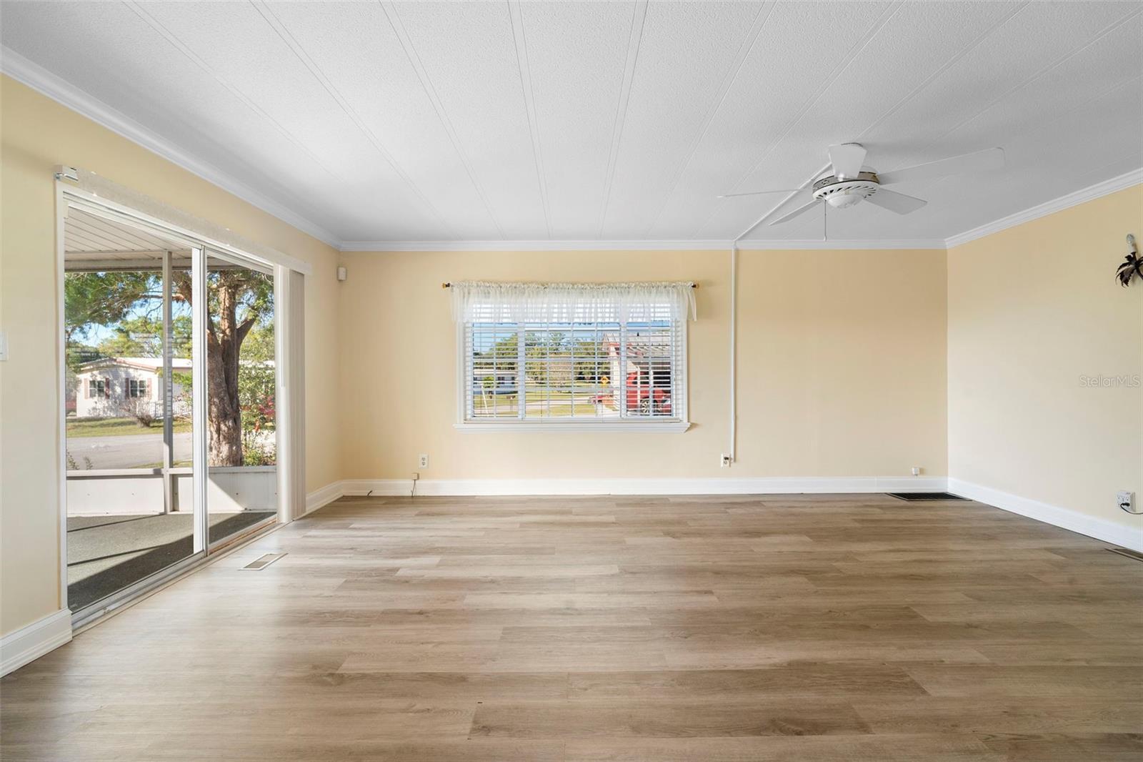 Image 9 of 31 For 105 Florence Boulevard