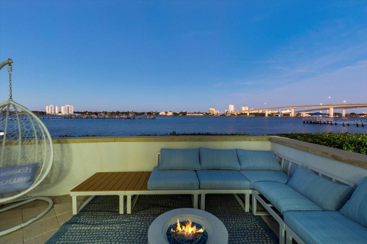 Image 15 of 88 For 231 Riverside Drive 102