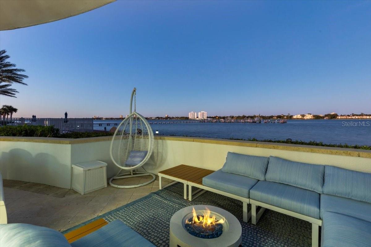 Image 16 of 88 For 231 Riverside Drive 102