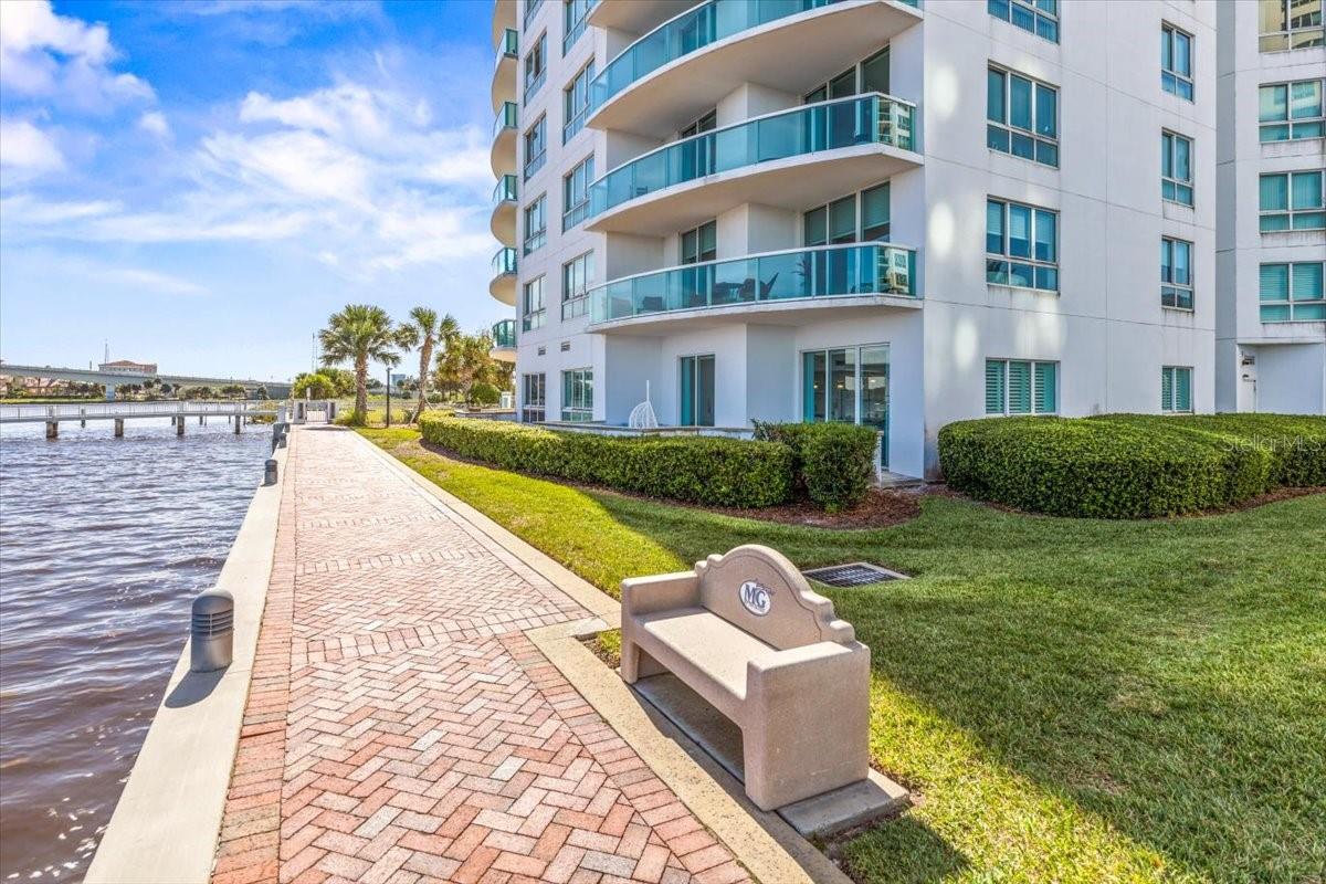 Image 18 of 88 For 231 Riverside Drive 102