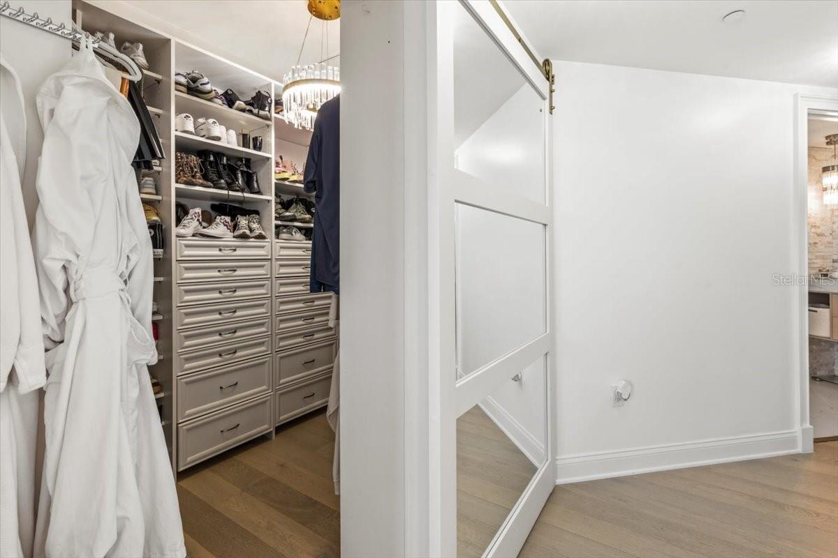 Image 45 of 88 For 231 Riverside Drive 102