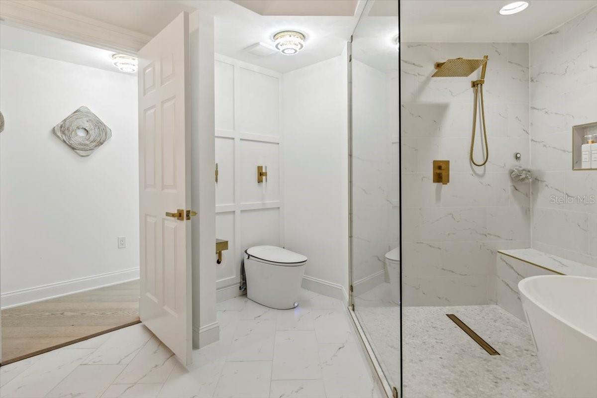 Image 48 of 88 For 231 Riverside Drive 102