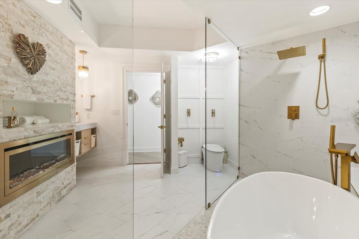 Image 50 of 88 For 231 Riverside Drive 102