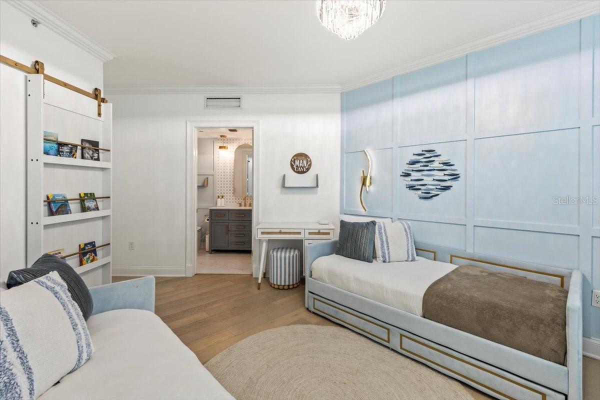 Image 53 of 88 For 231 Riverside Drive 102