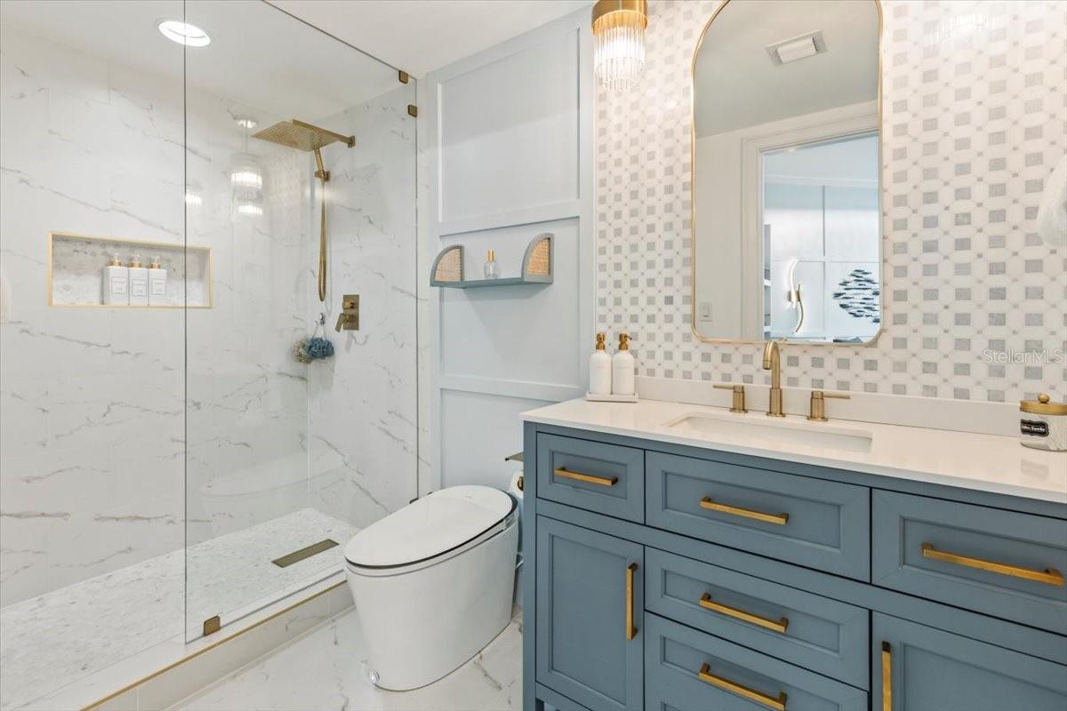 Image 54 of 88 For 231 Riverside Drive 102