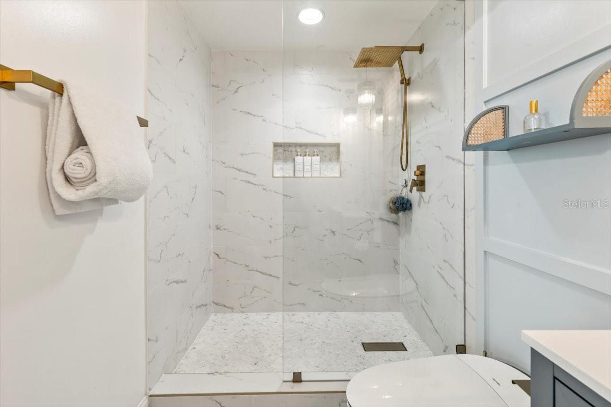 Image 55 of 88 For 231 Riverside Drive 102