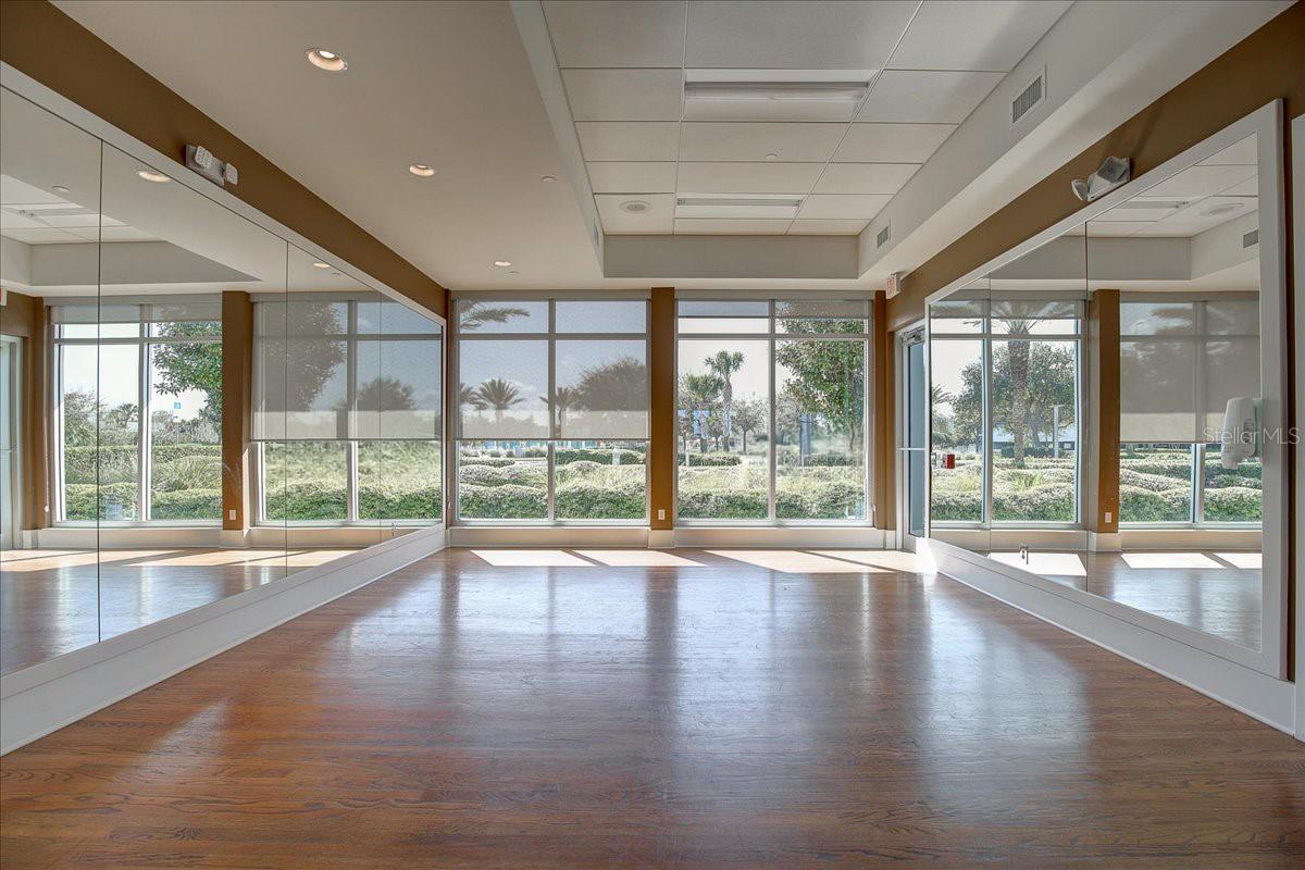 Image 75 of 88 For 231 Riverside Drive 102