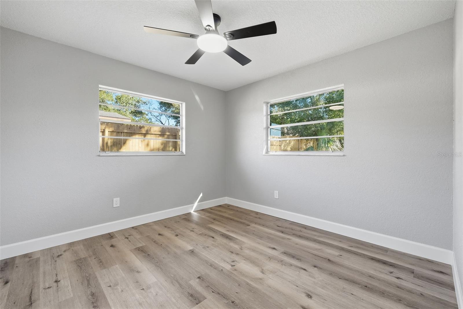 Image 15 of 22 For 1113 Cass Street