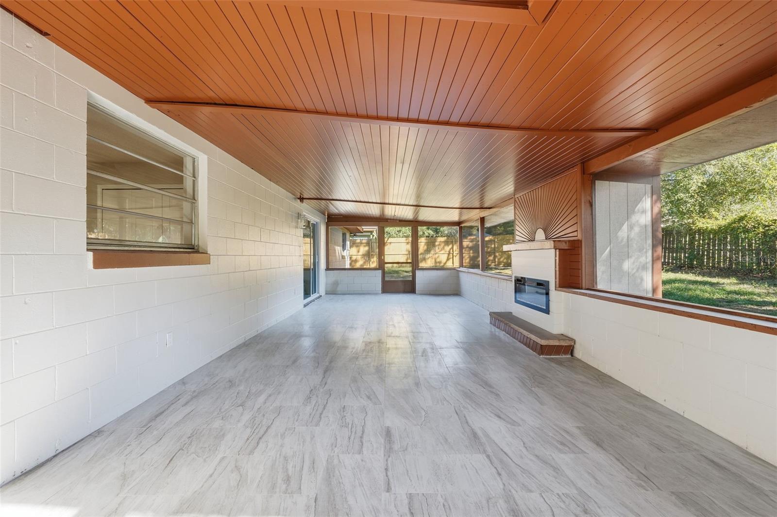 Image 17 of 22 For 1113 Cass Street