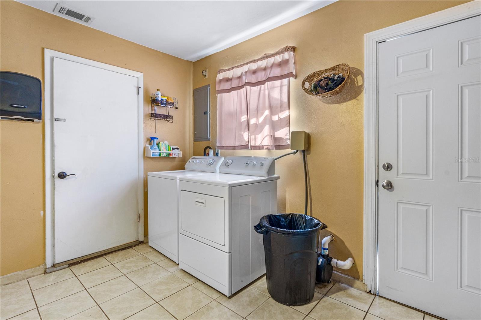 Image 14 of 34 For 1364 Beacon Drive