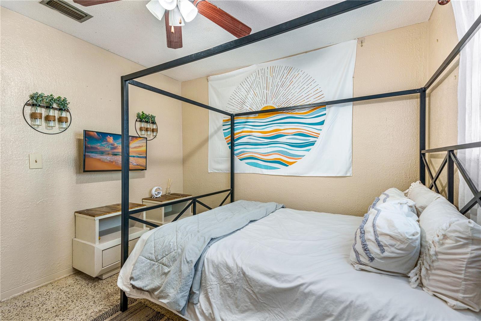 Image 22 of 34 For 1364 Beacon Drive