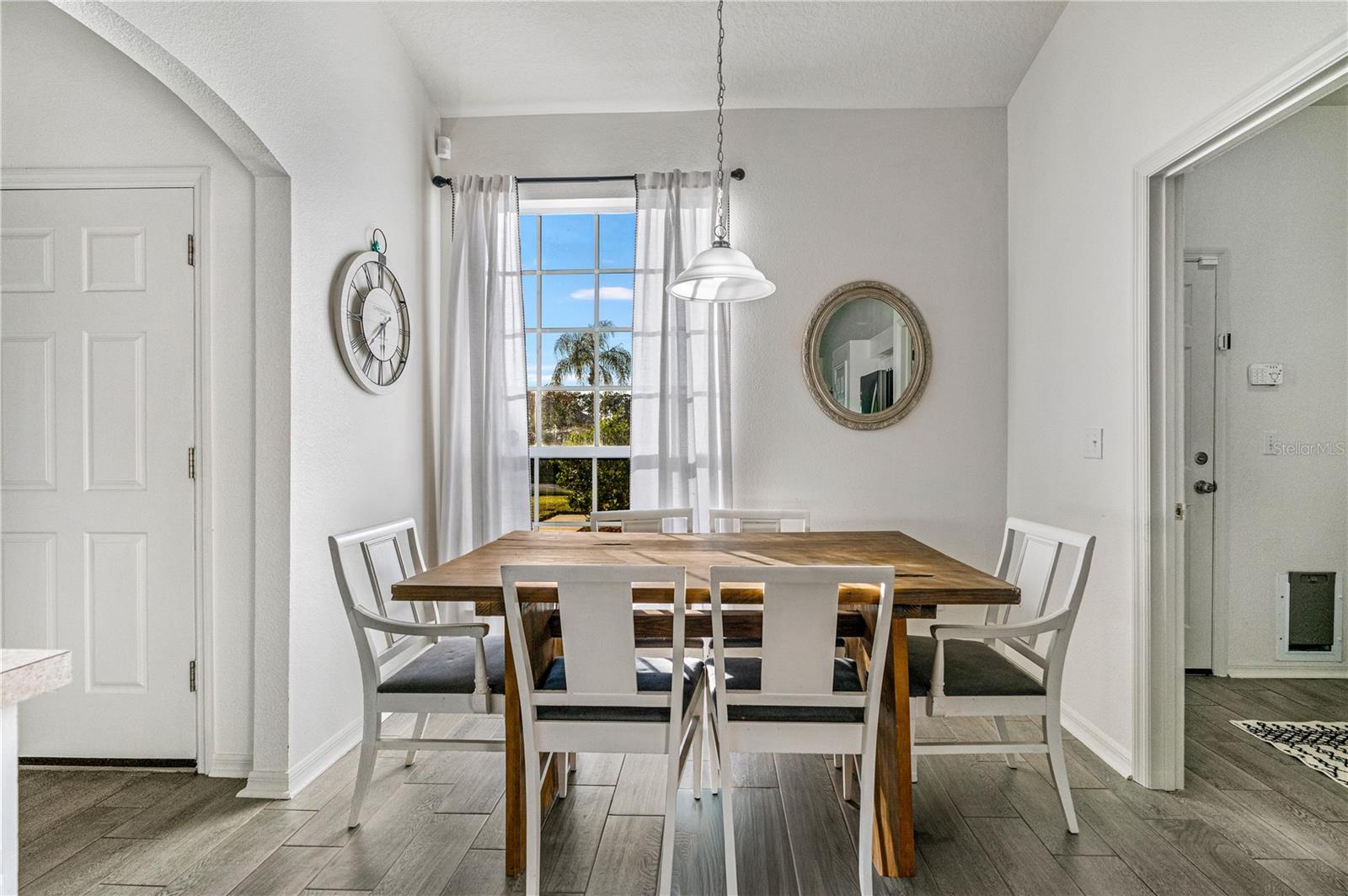 Image 10 of 37 For 5416 Frederick Lake Drive