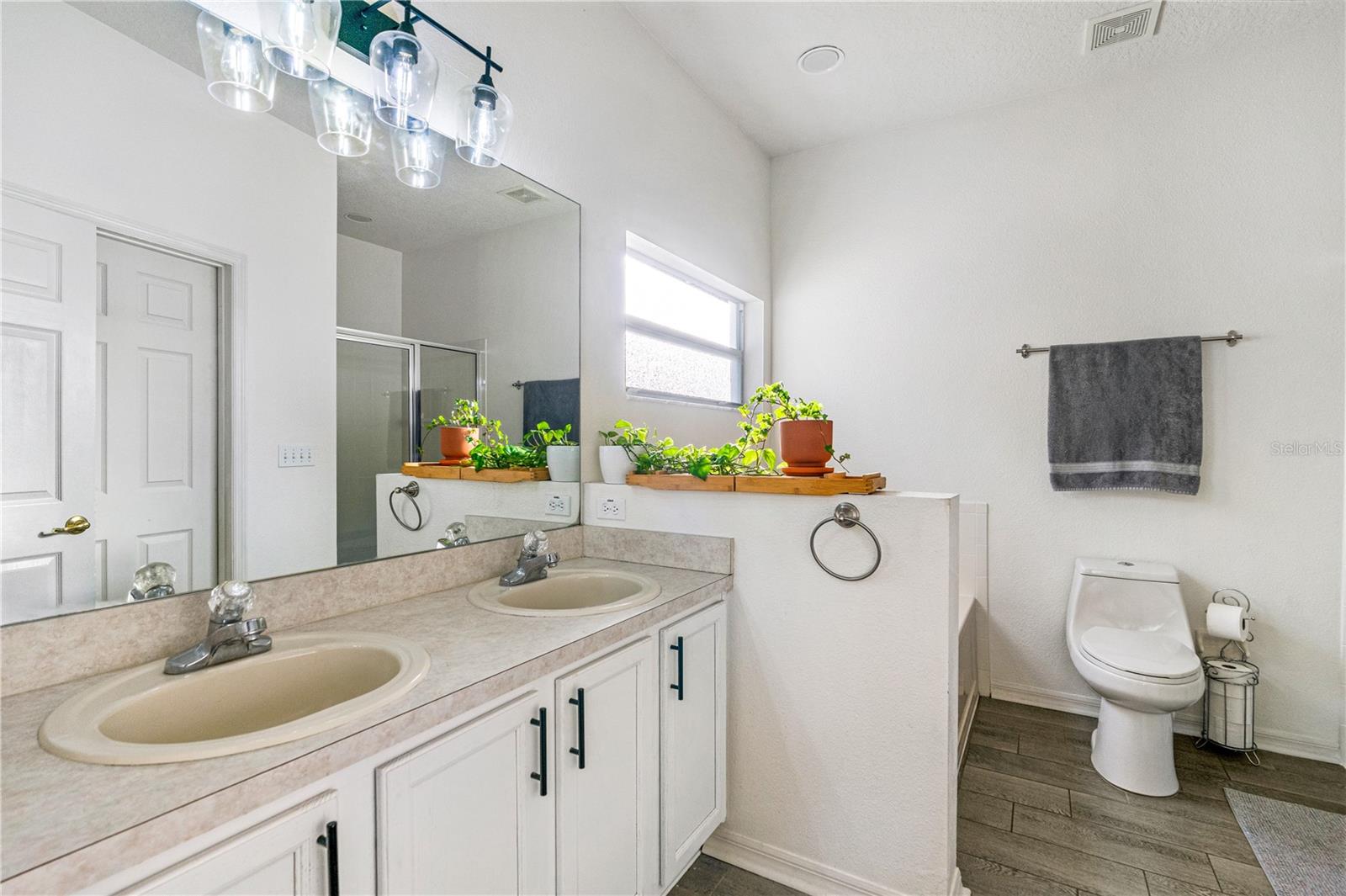 Image 16 of 37 For 5416 Frederick Lake Drive