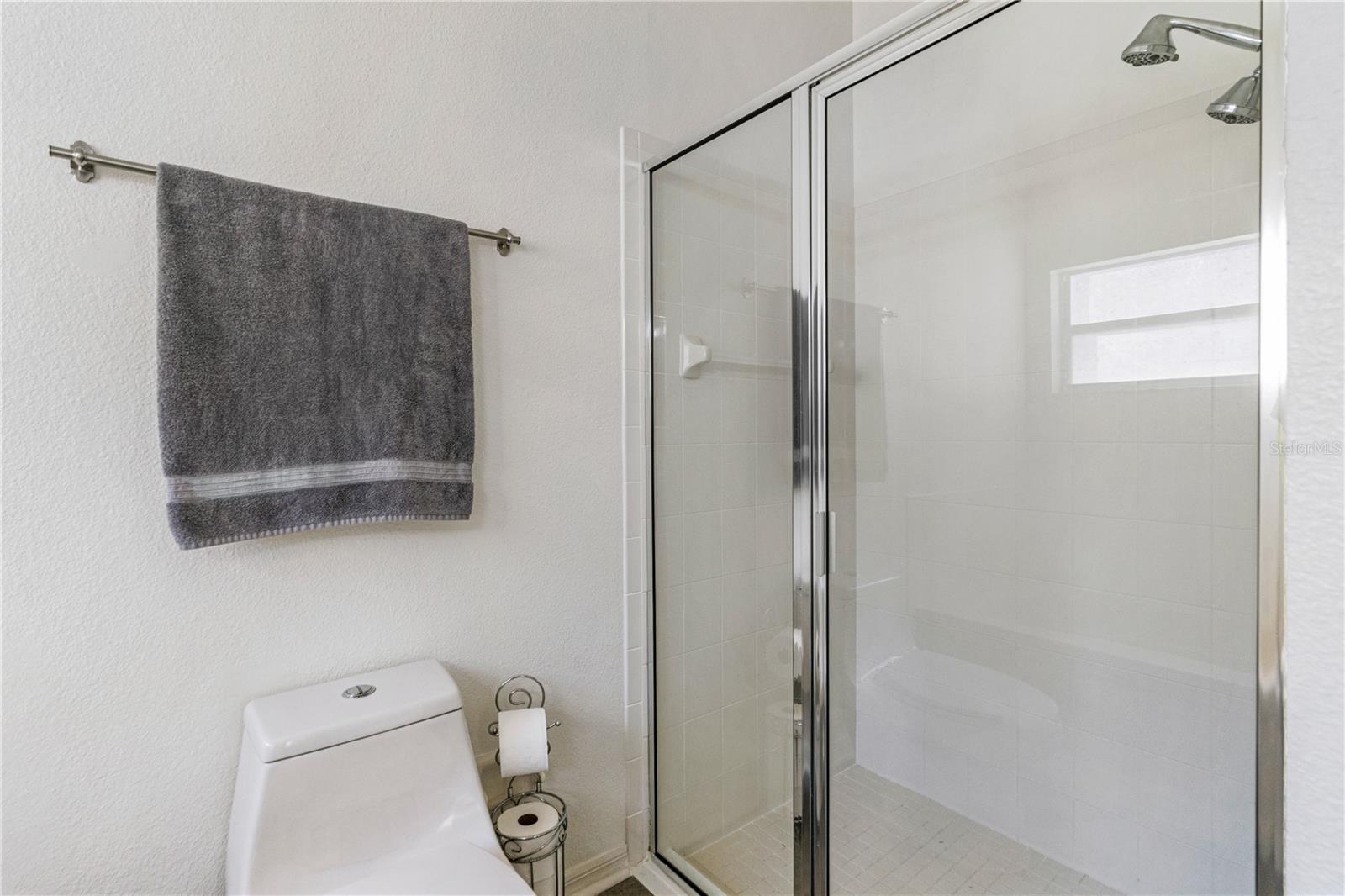 Image 18 of 37 For 5416 Frederick Lake Drive