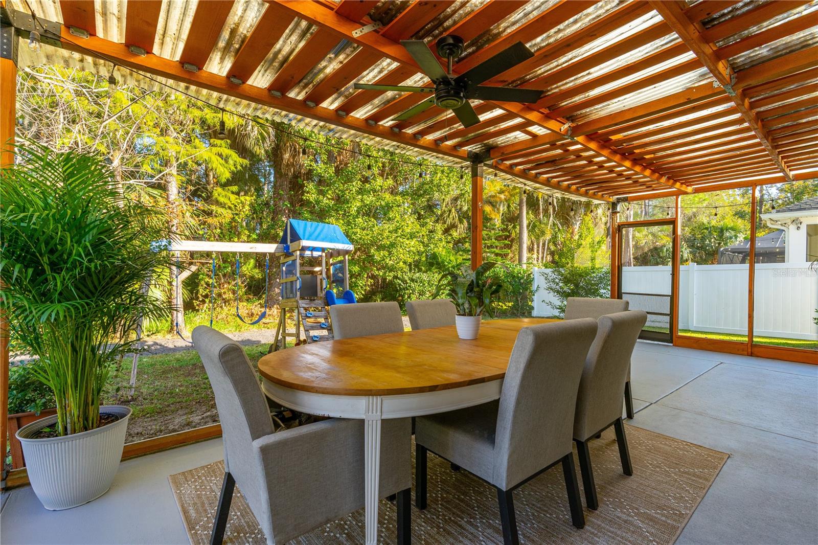 Image 6 of 37 For 5416 Frederick Lake Drive