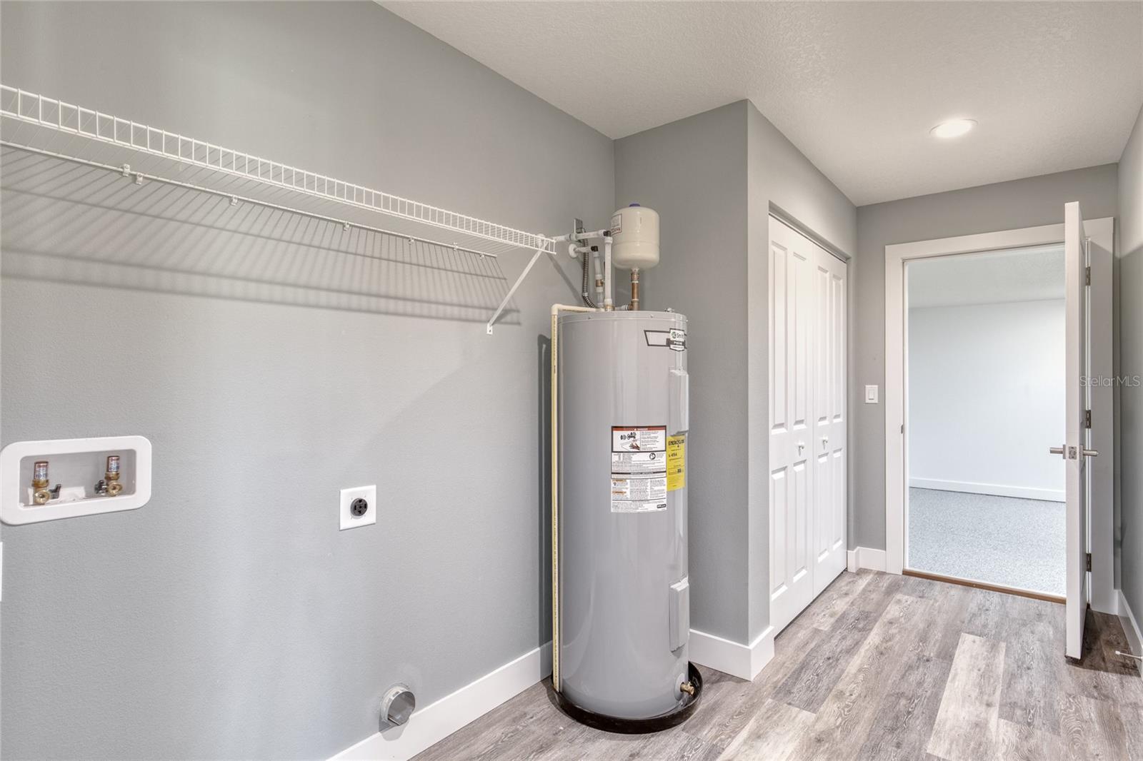 Image 30 of 35 For 320 Military Boulevard