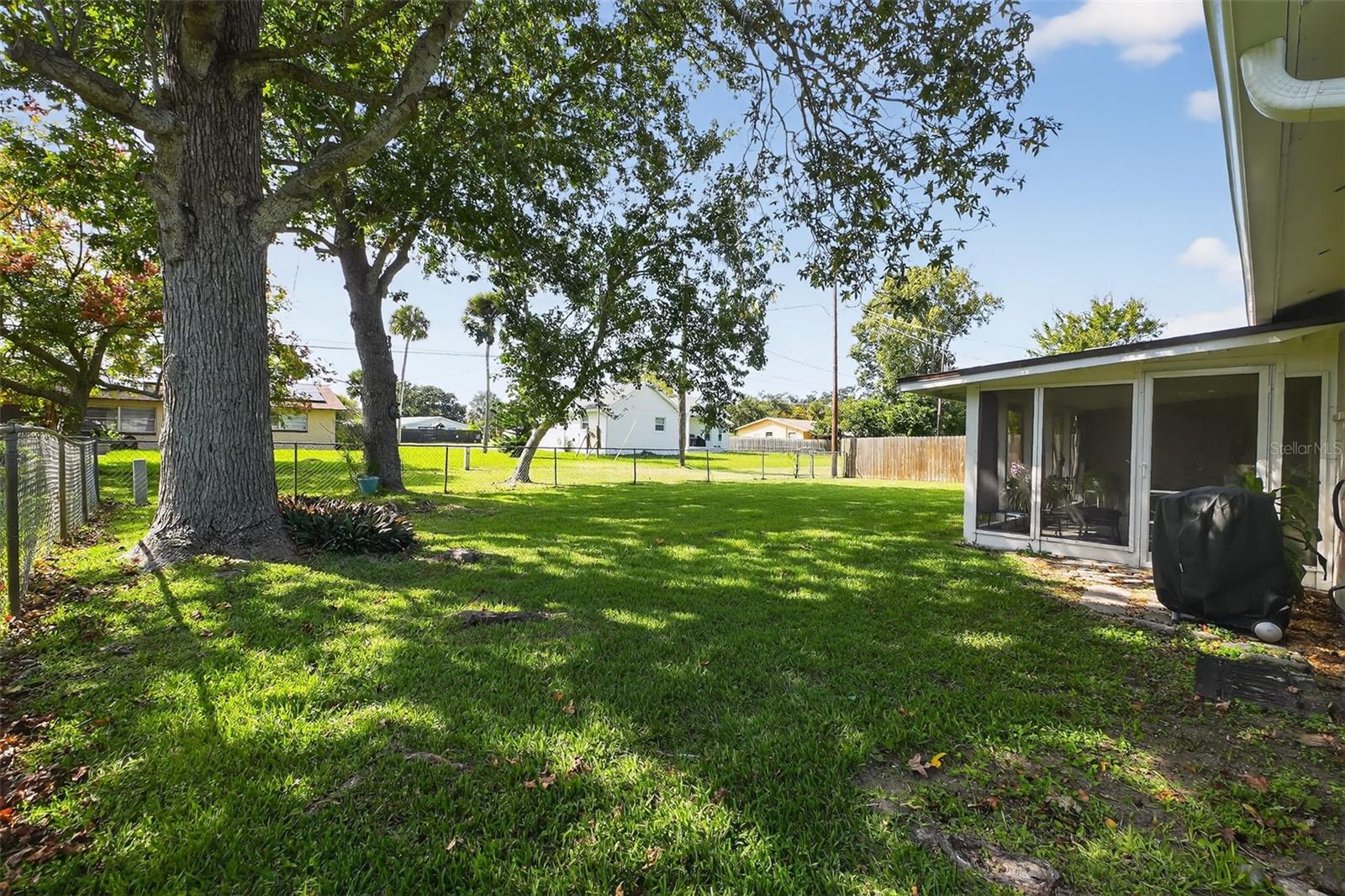 Image 10 of 49 For 2324 Green Street