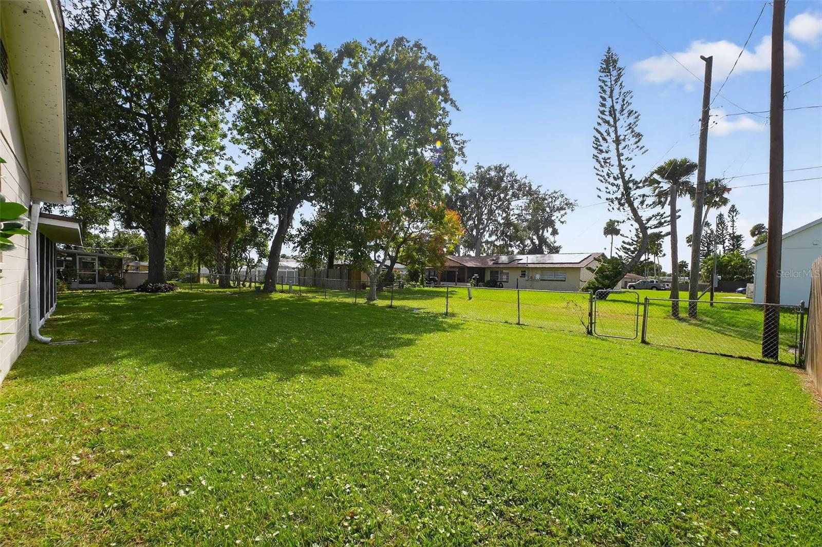 Image 15 of 49 For 2324 Green Street