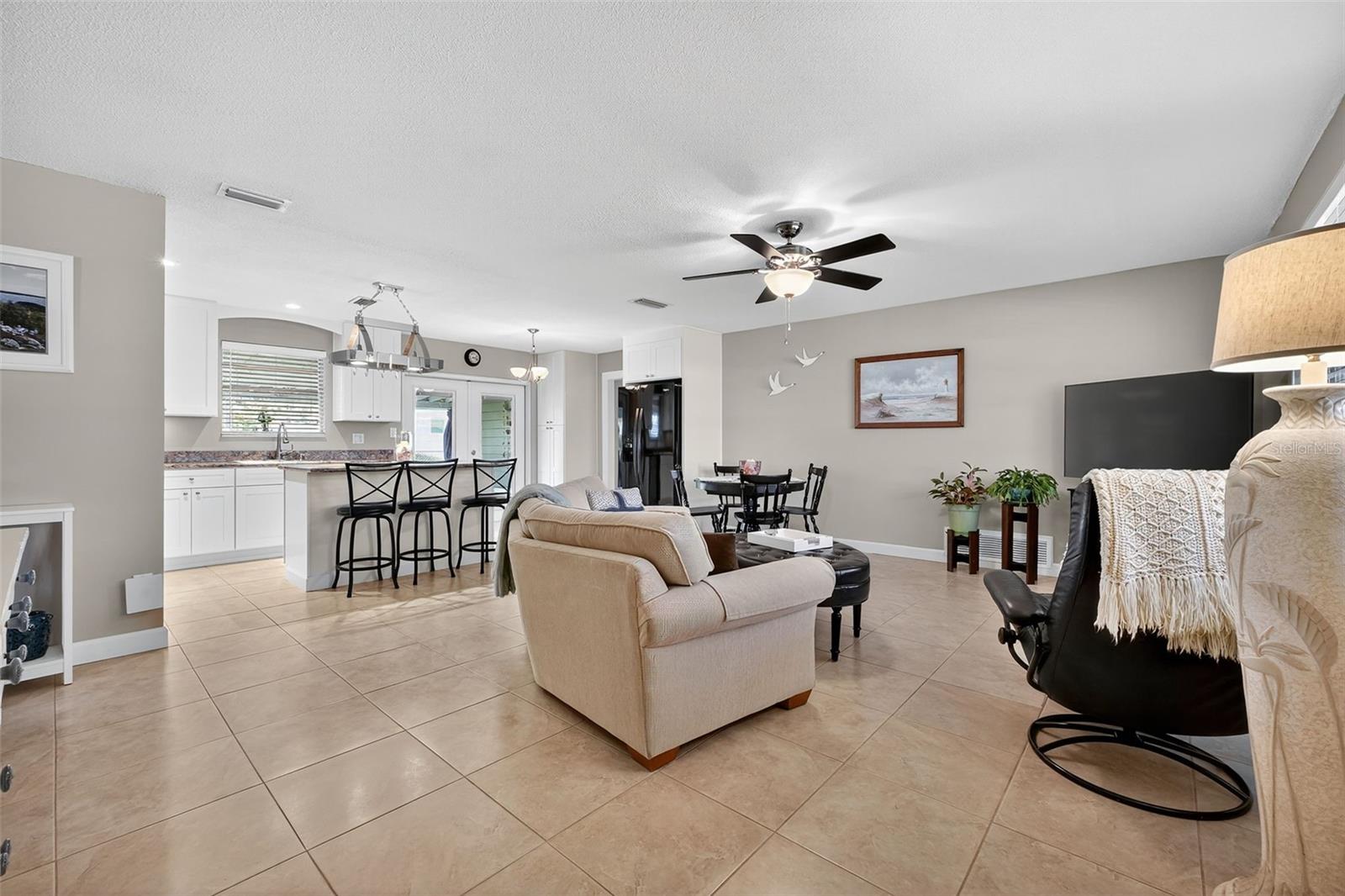 Image 18 of 49 For 2324 Green Street