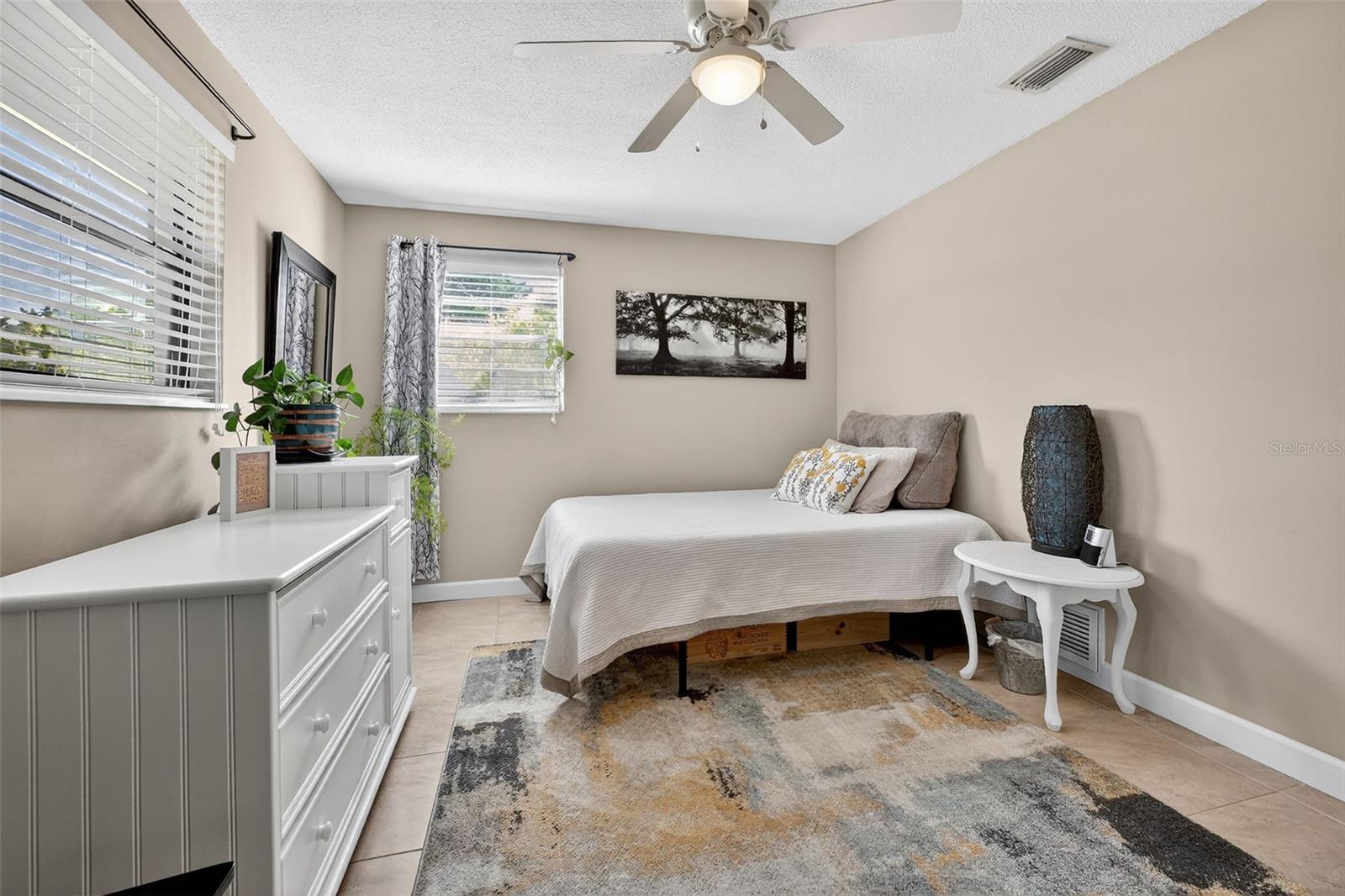 Image 26 of 49 For 2324 Green Street