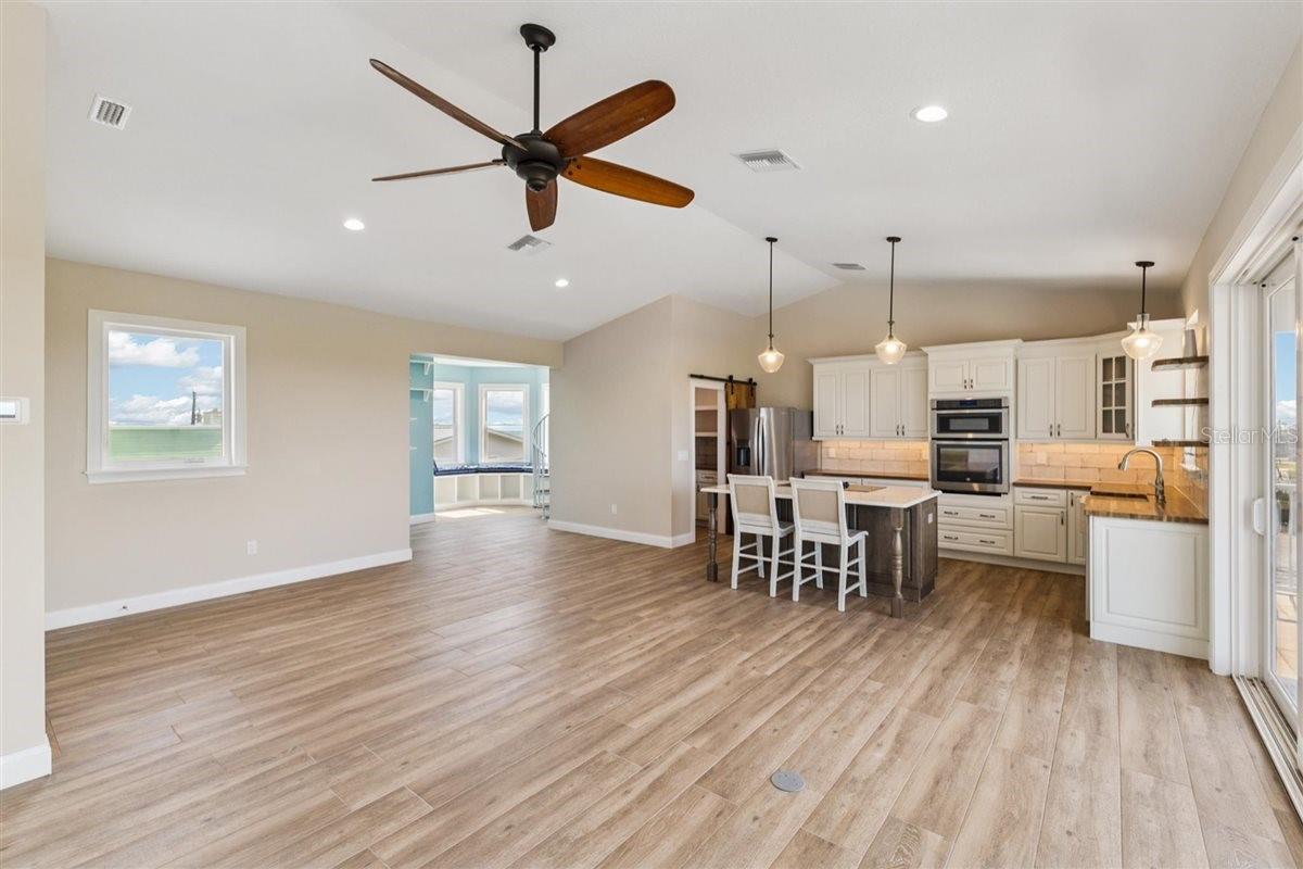 Image 17 of 90 For 6191 Turtlemound Road