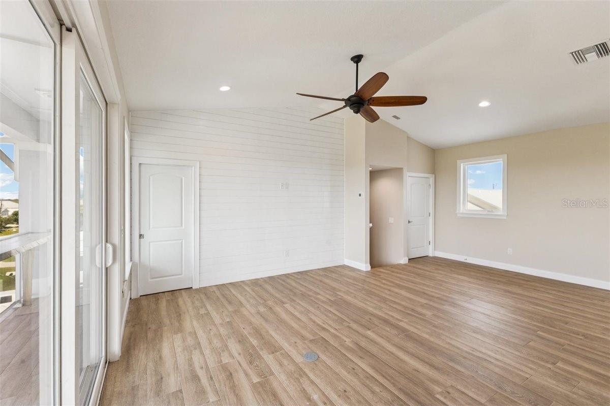 Image 19 of 90 For 6191 Turtlemound Road