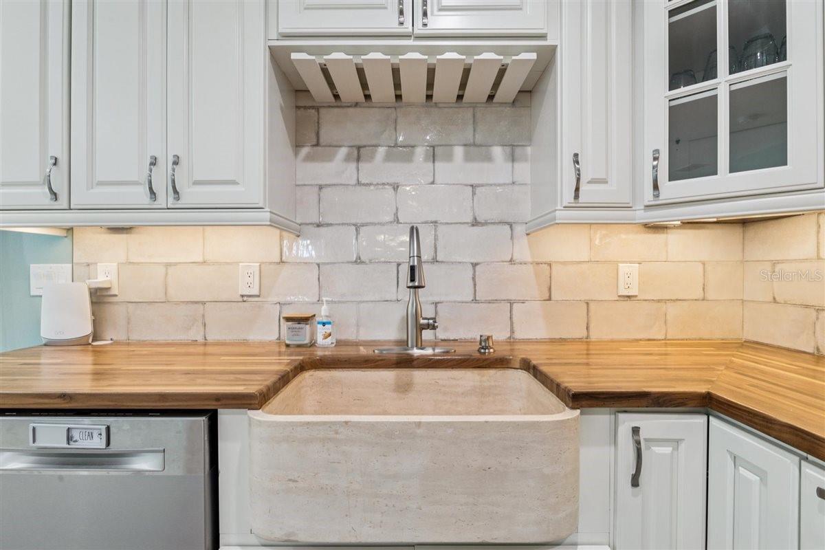 Image 39 of 90 For 6191 Turtlemound Road