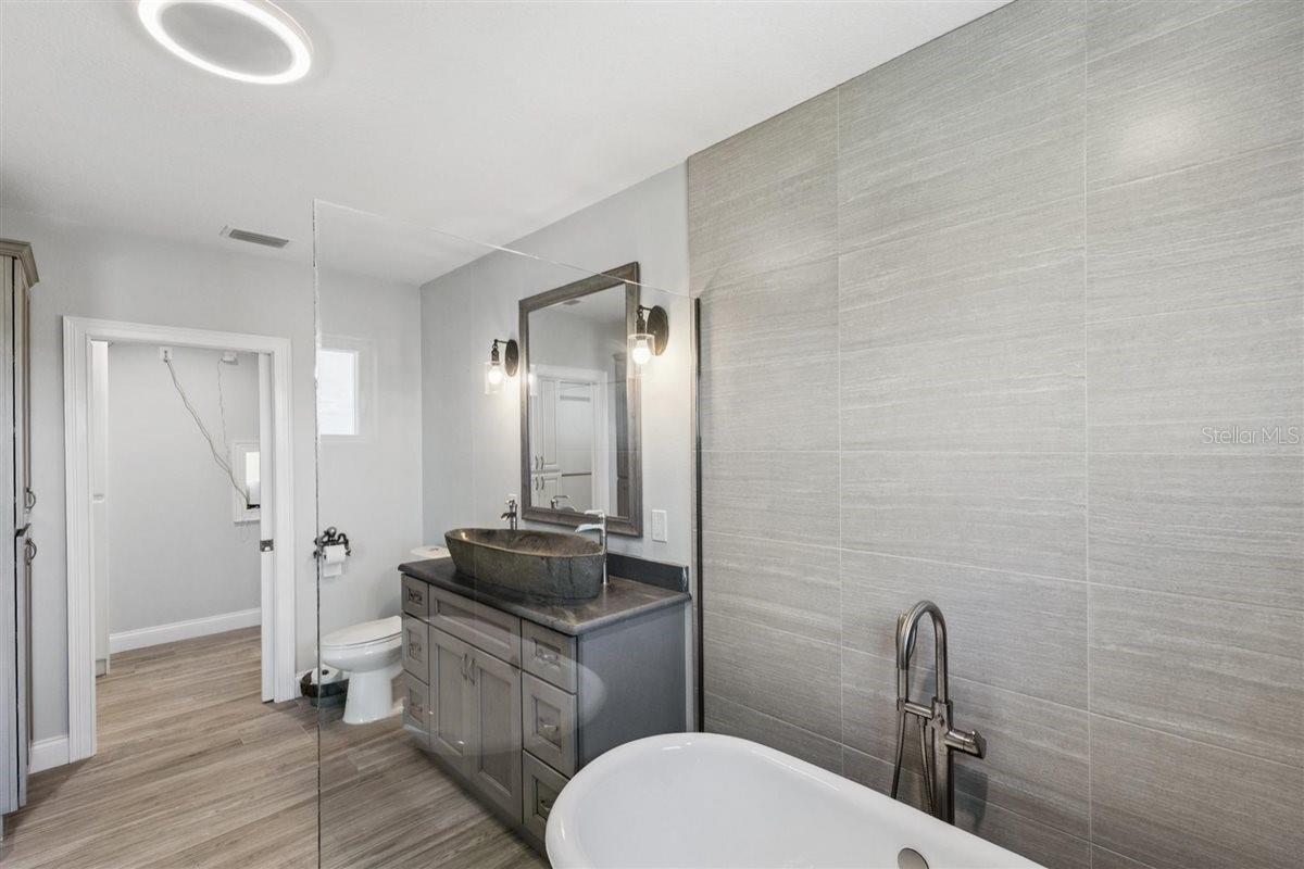 Image 46 of 90 For 6191 Turtlemound Road