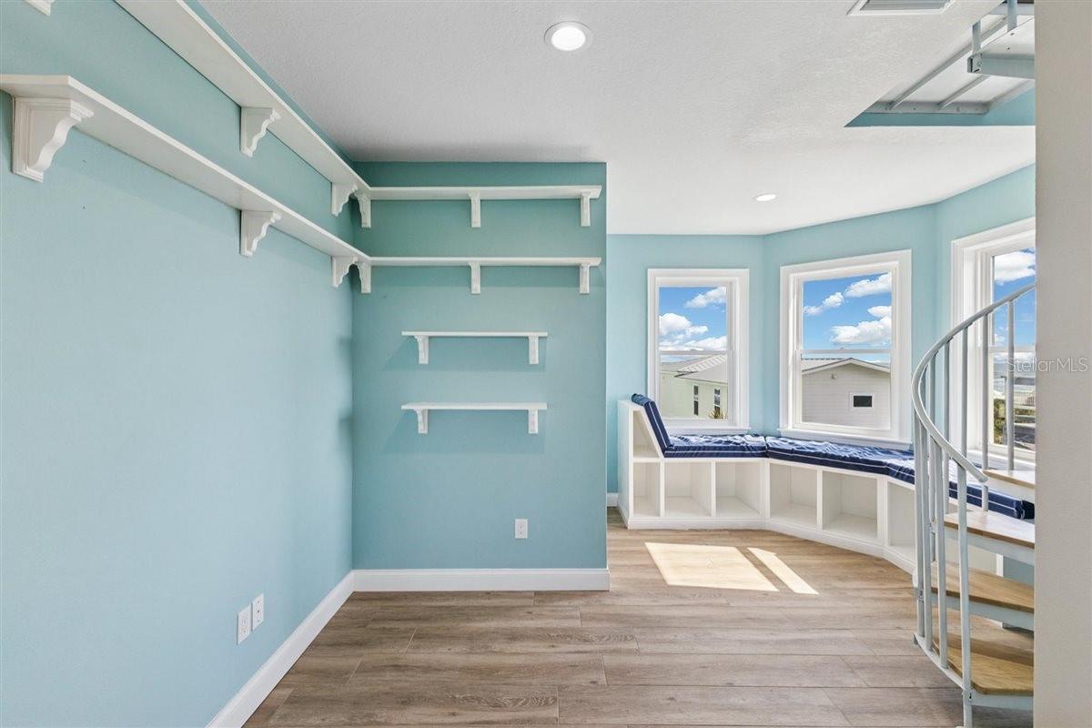 Image 62 of 90 For 6191 Turtlemound Road