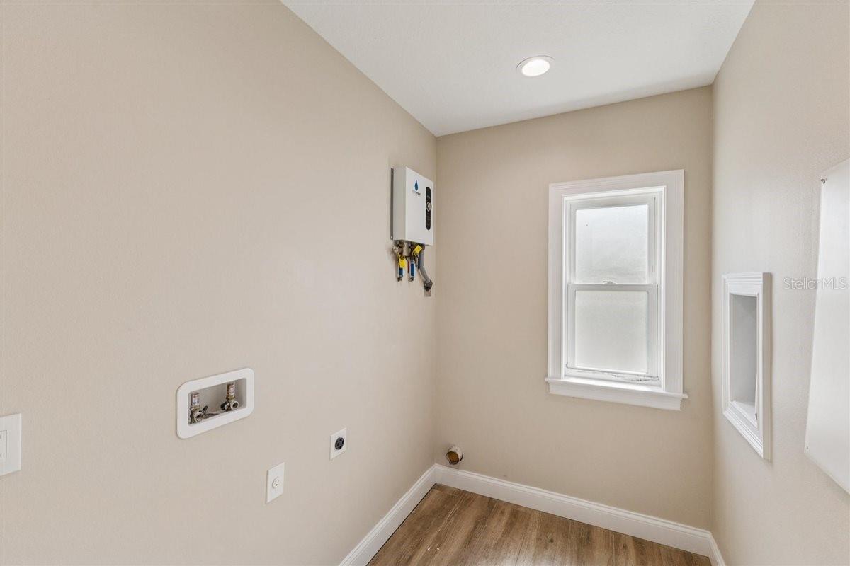 Image 78 of 90 For 6191 Turtlemound Road