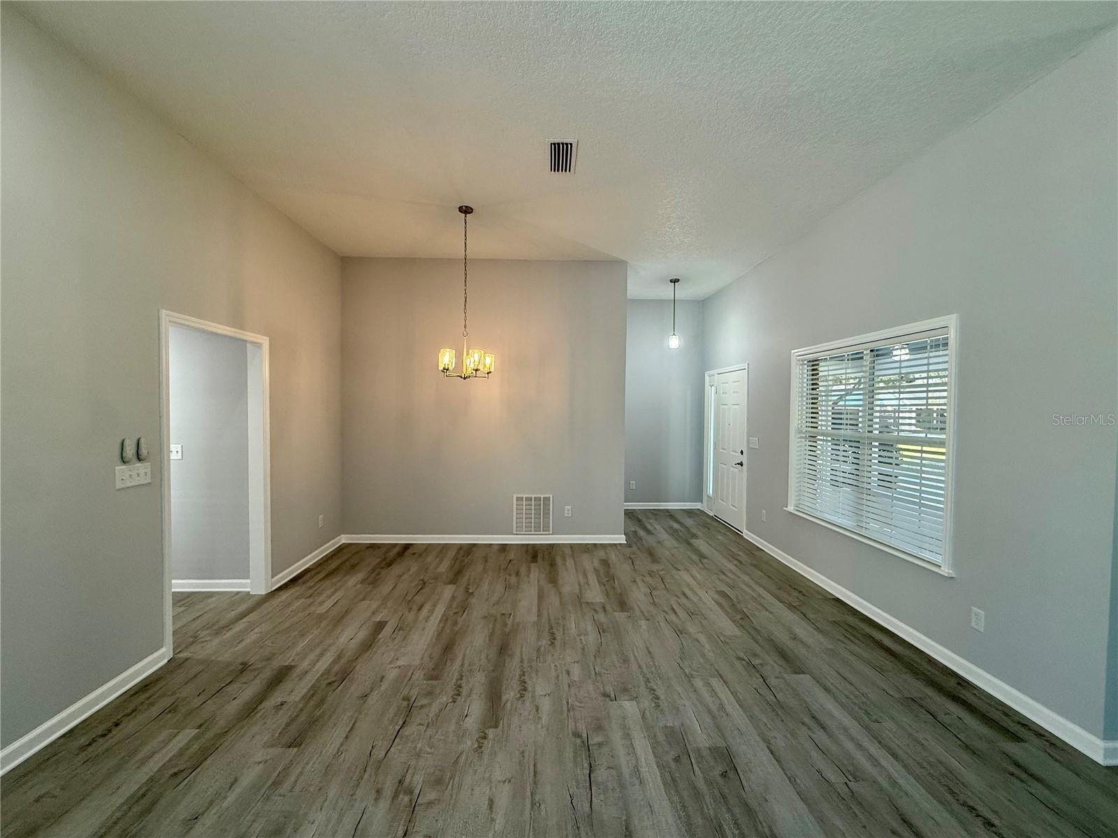 Image 7 of 36 For 2410 Glen Eagles Drive