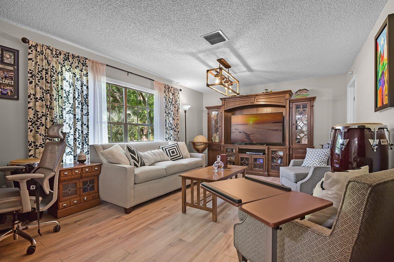 Image 10 of 21 For 889 Torchwood Drive