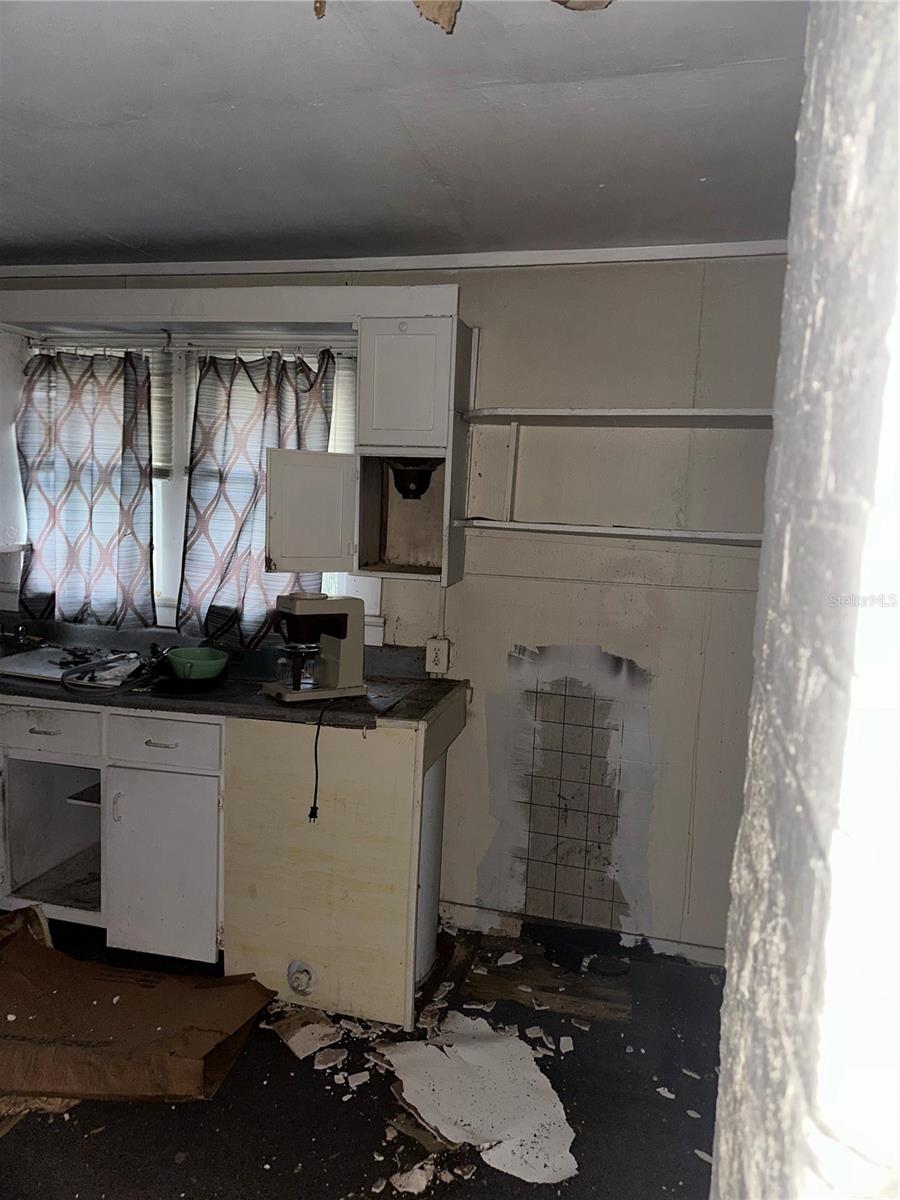 Image 10 of 23 For 511 Bartlett Street